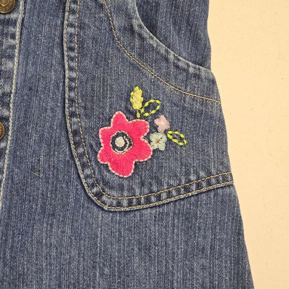 Genuine Kids OshKosh Girls 5T Blue Denim Floral Embroidered Button Front‎ Dress
